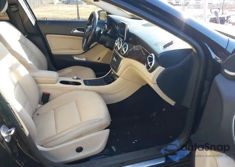 2015 Mercedes-Benz Gla 250 z USA, uszkodzony, nr VIN WDCTG4EB9FJ163964